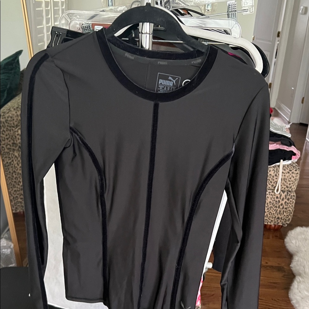 PUMA Women's Black Long Sleeve Body shirt